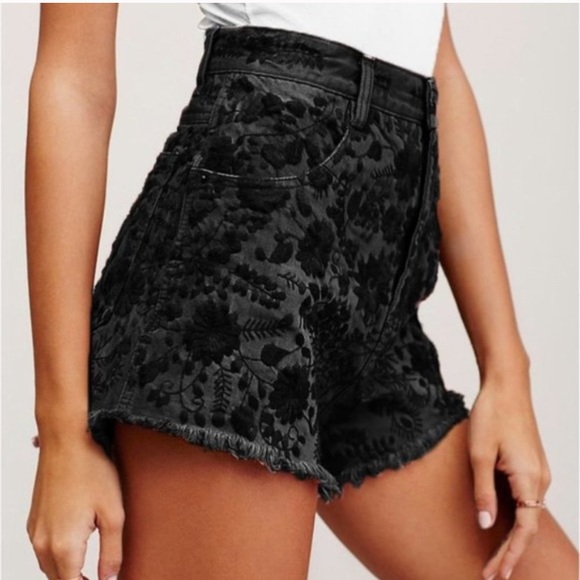 Free People Pants - Free People Etienne Fields Embroidered Jean Shorts